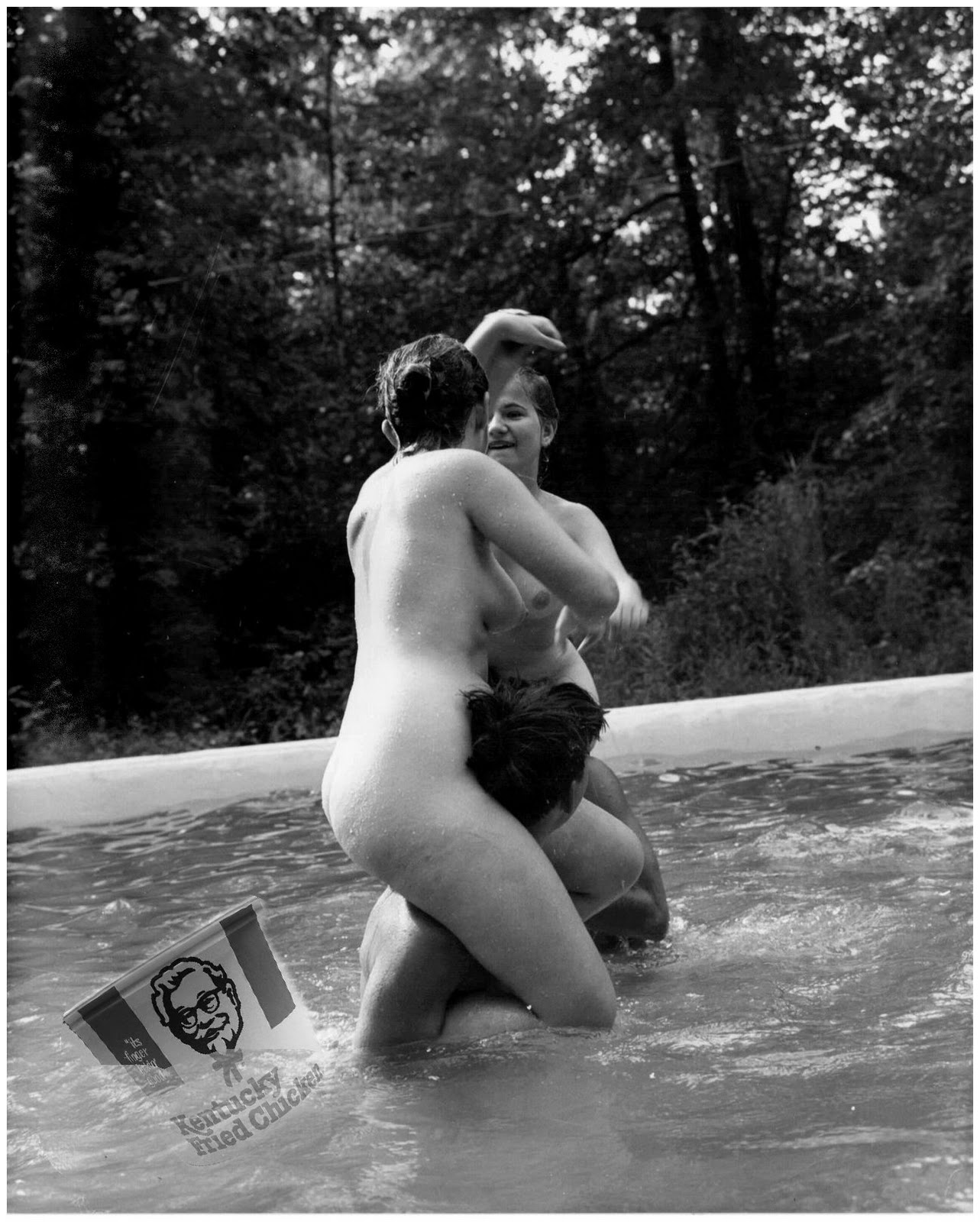 hot busty woman nude chick fight